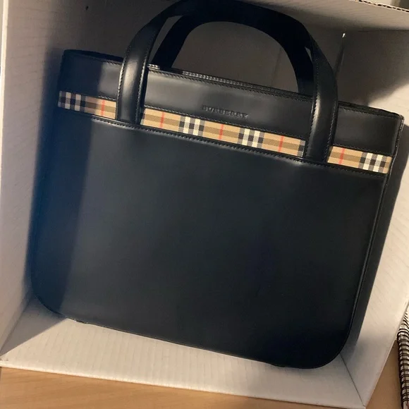 Authentic Vintage Burberry Black Leather Tote Bag – Nova Check Trim & Lining - Picture 11 of 11